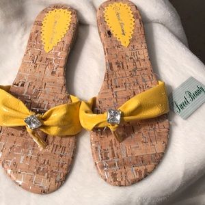 Sweet beauty yellow slippers size 8 New.